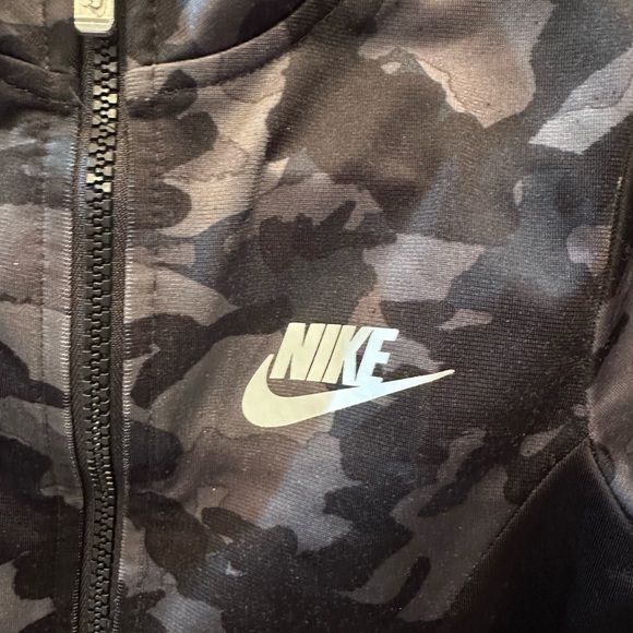Nike 2T zipper jacket - Picture 3 of 4